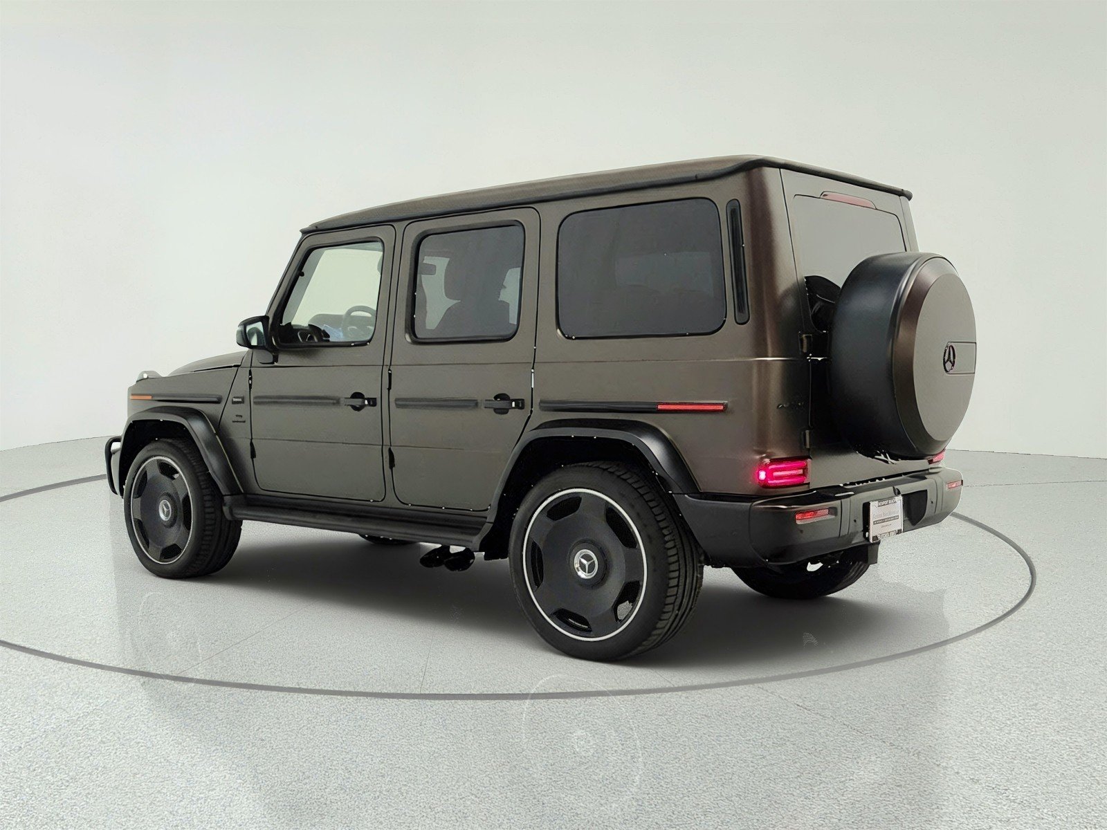 Certified Used 2025 MANUFAKTUR Dakota Brown magno Mercedes-Benz AMG® G 63 SUV image 7