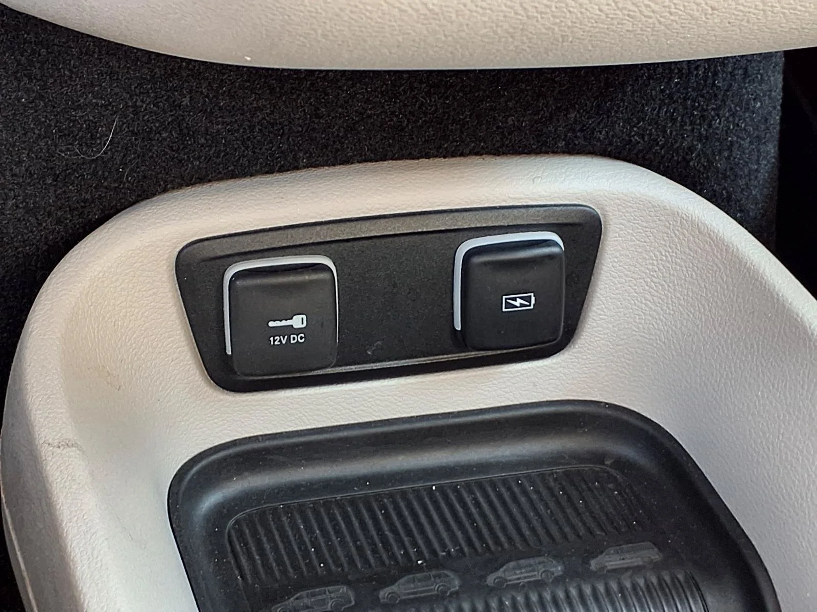 Used 2021 Luxury White Pearlcoat Chrysler Touring L image 15