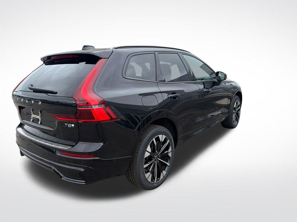 New 2026 Black Volvo T8 Plus image 5