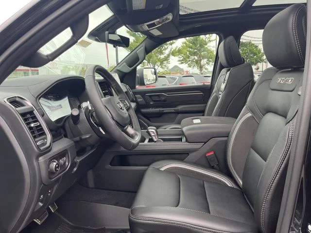 New 2026 Diamond Black Crystal Pearl-Coat Exterior Paint RAM RHO image 7