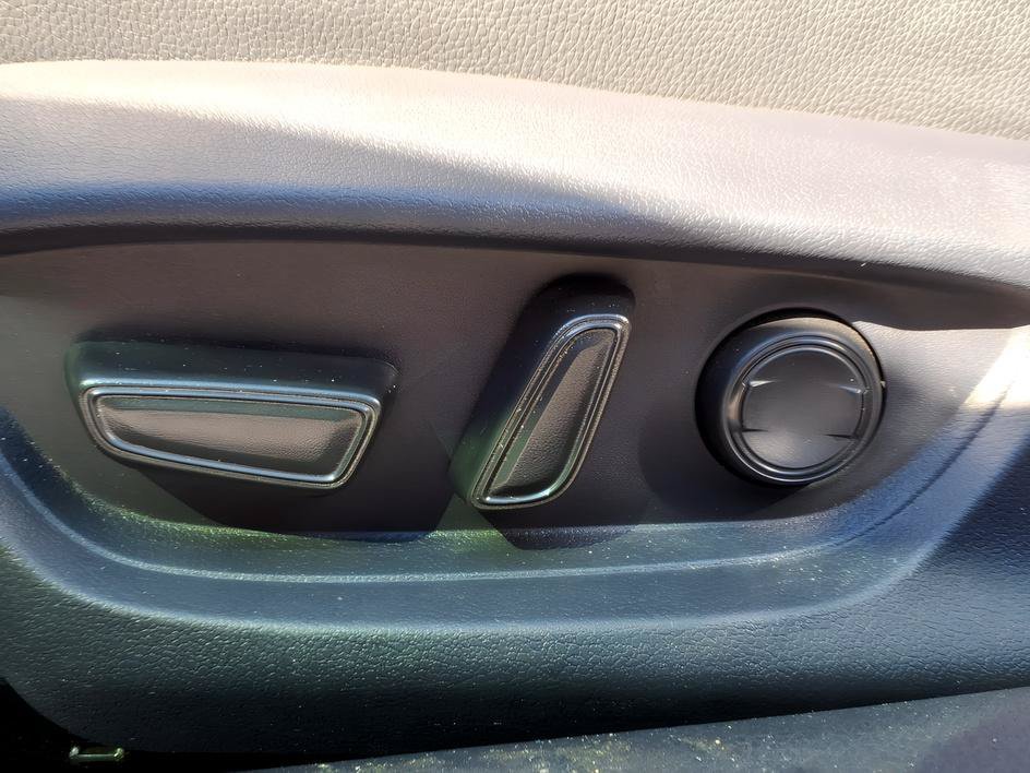 Certified Used 2025 Ice Cap Toyota SE image 14