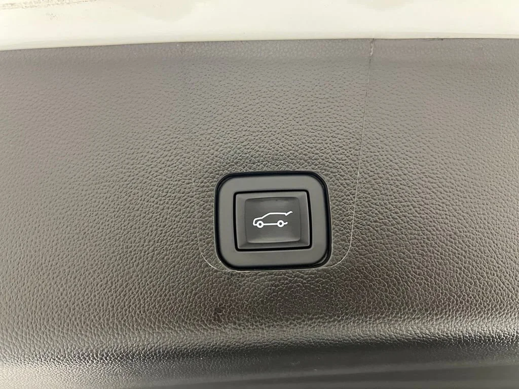 Used 2023 Summit White Chevrolet LT Leather image 30