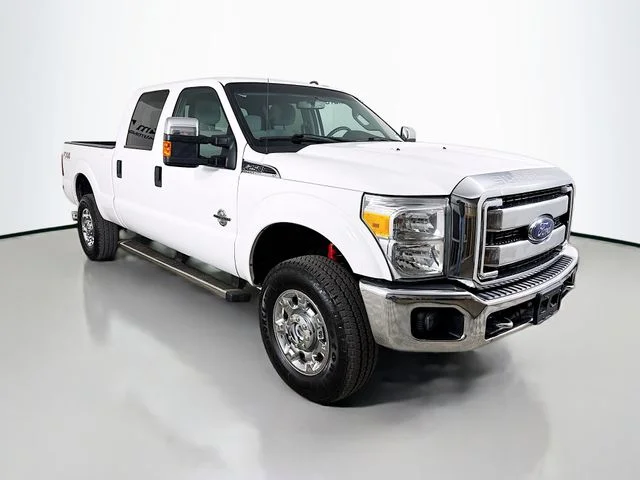 2015 Ford F-250 XLT 4x4 Crew Cab 156 in's photo