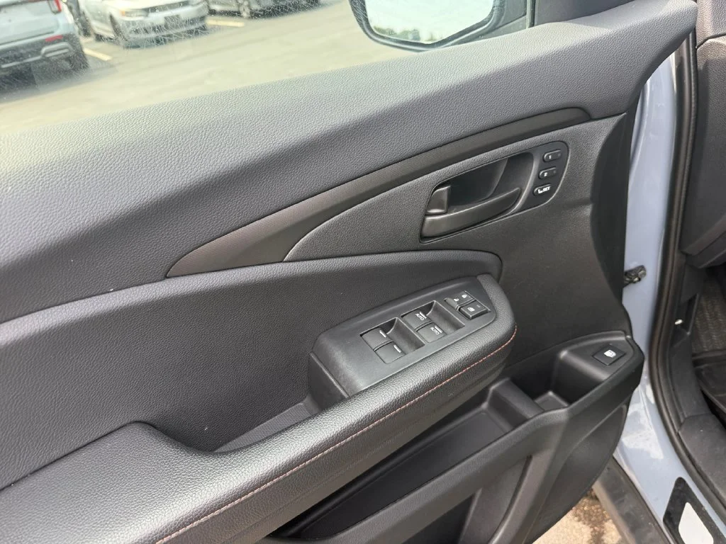 Certified Used 2025 Sonic Gray Pearl Honda AWD TRAILSPORT image 47