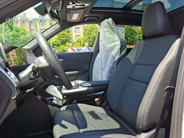 New 2026 Mineral White Metallic BMW xDrive28i image 12