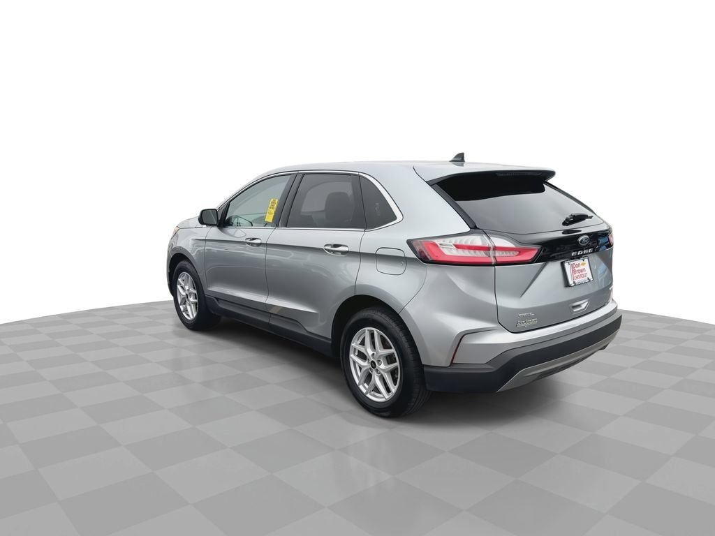 Used 2024 Silver Ford SEL image 7
