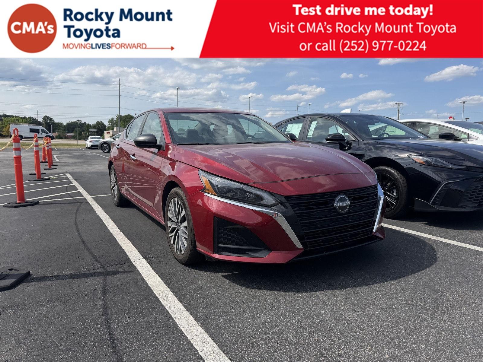 Used 2025 Scarlet Ember Nissan SV image 1