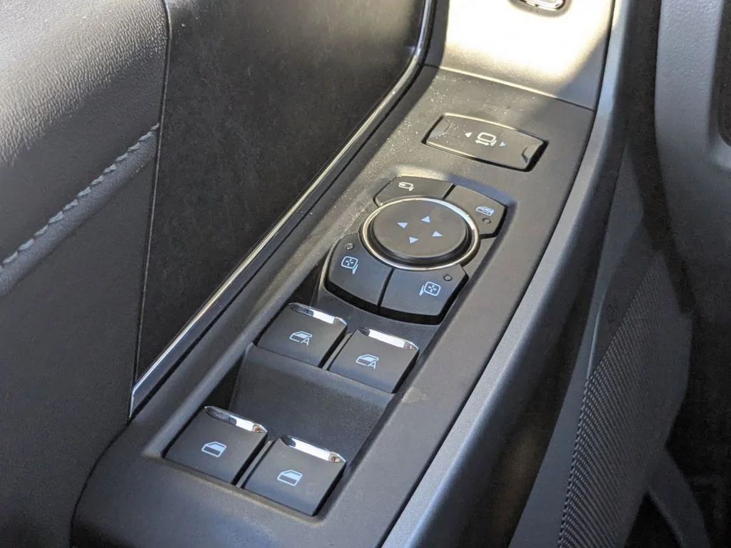 New 2026 Agate Black Metallic Ford XLT image 23