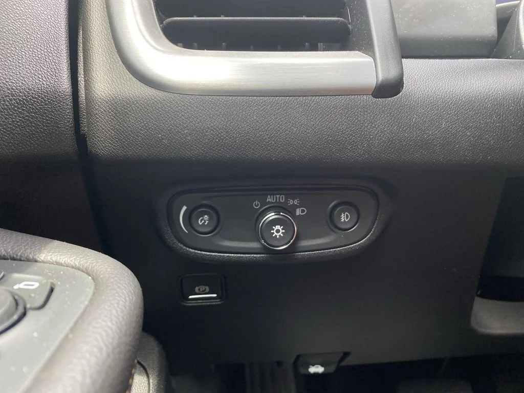 Used 2019 Quicksilver Metallic GMC SLT image 18