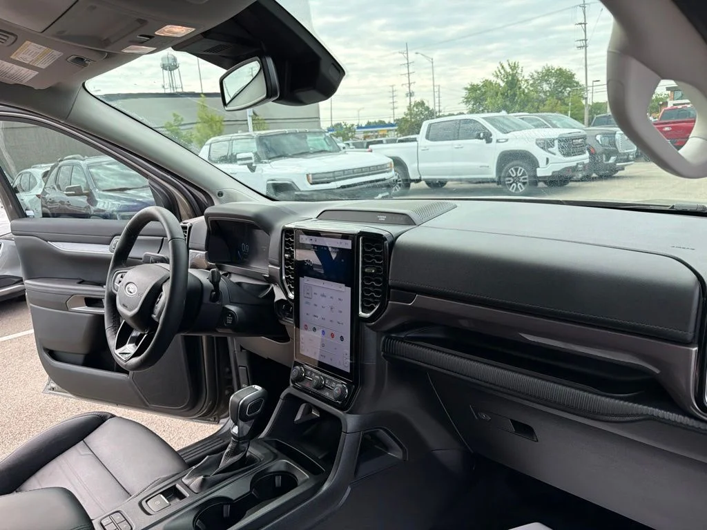 Used 2025 Gray Ford Lariat image 23