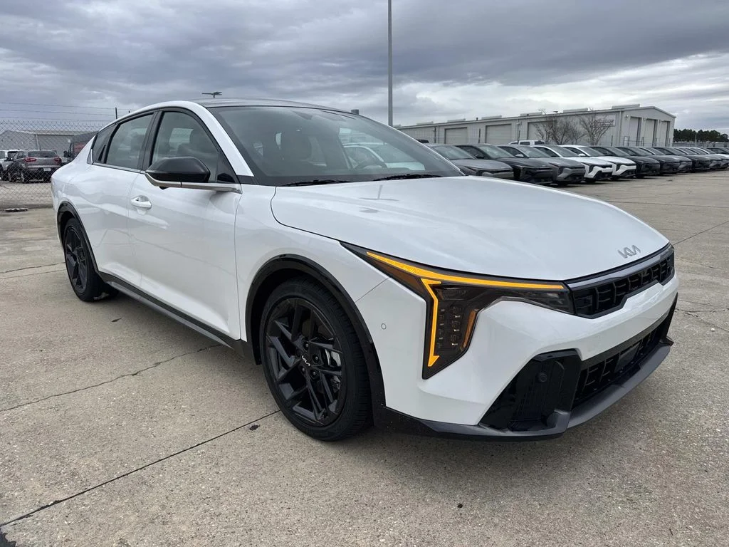 2025 Kia K4 Gt-Line Turbo