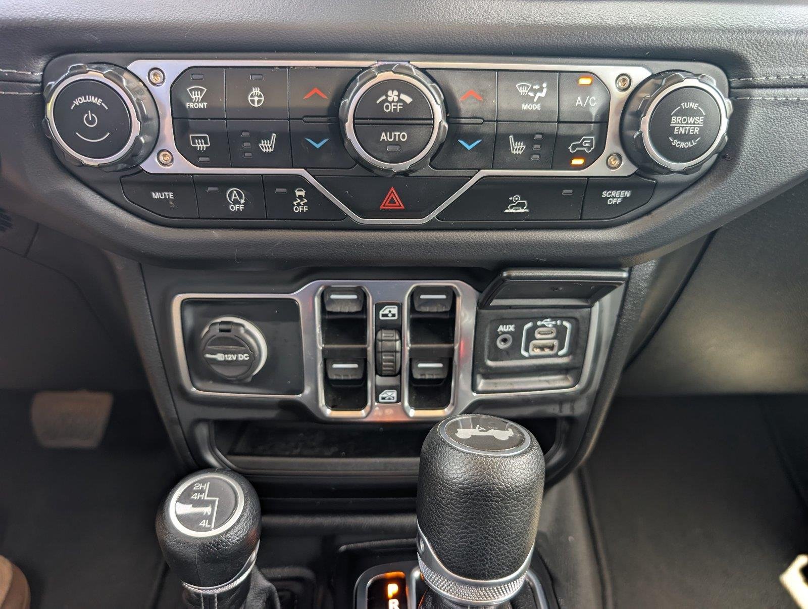 Used 2025 Black Clearcoat Jeep Sahara image 18