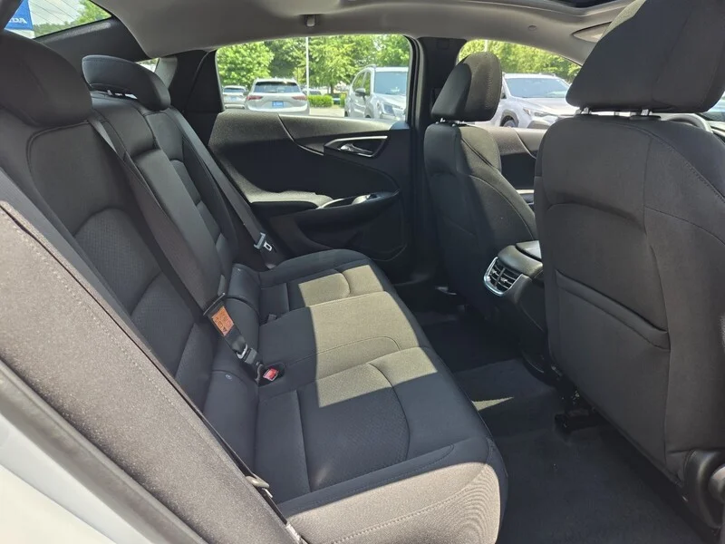 Used 2024 Summit White CHEVROLET LT image 16