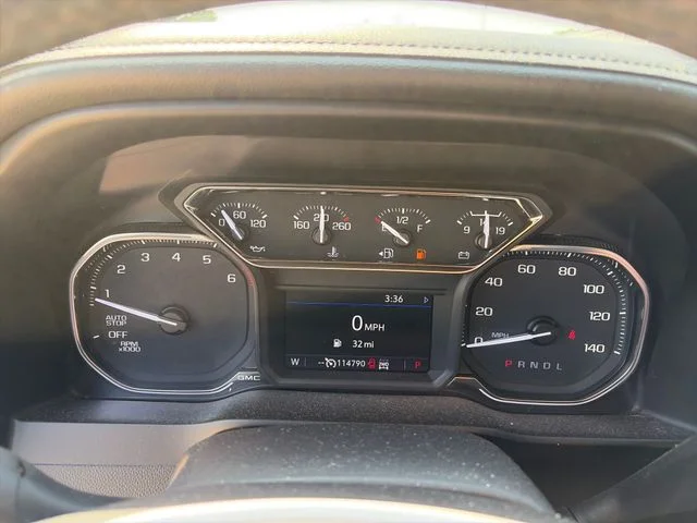 Used 2020 Black GMC SLE image 15