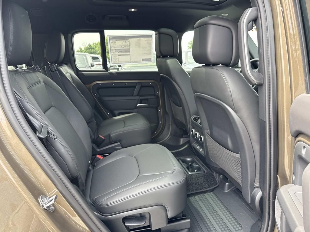 New 2026  Land Rover X-Dynamic SE image 14