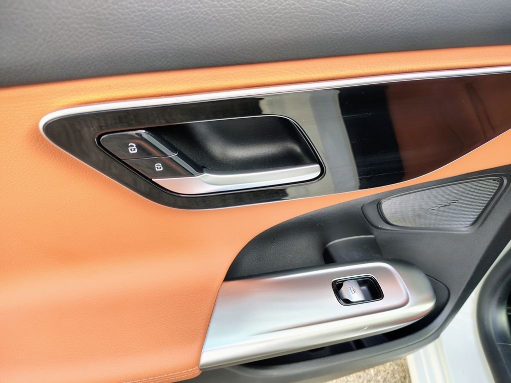 2025 Mercedes-Benz C-Class Sedan C 300 - Photo 26
