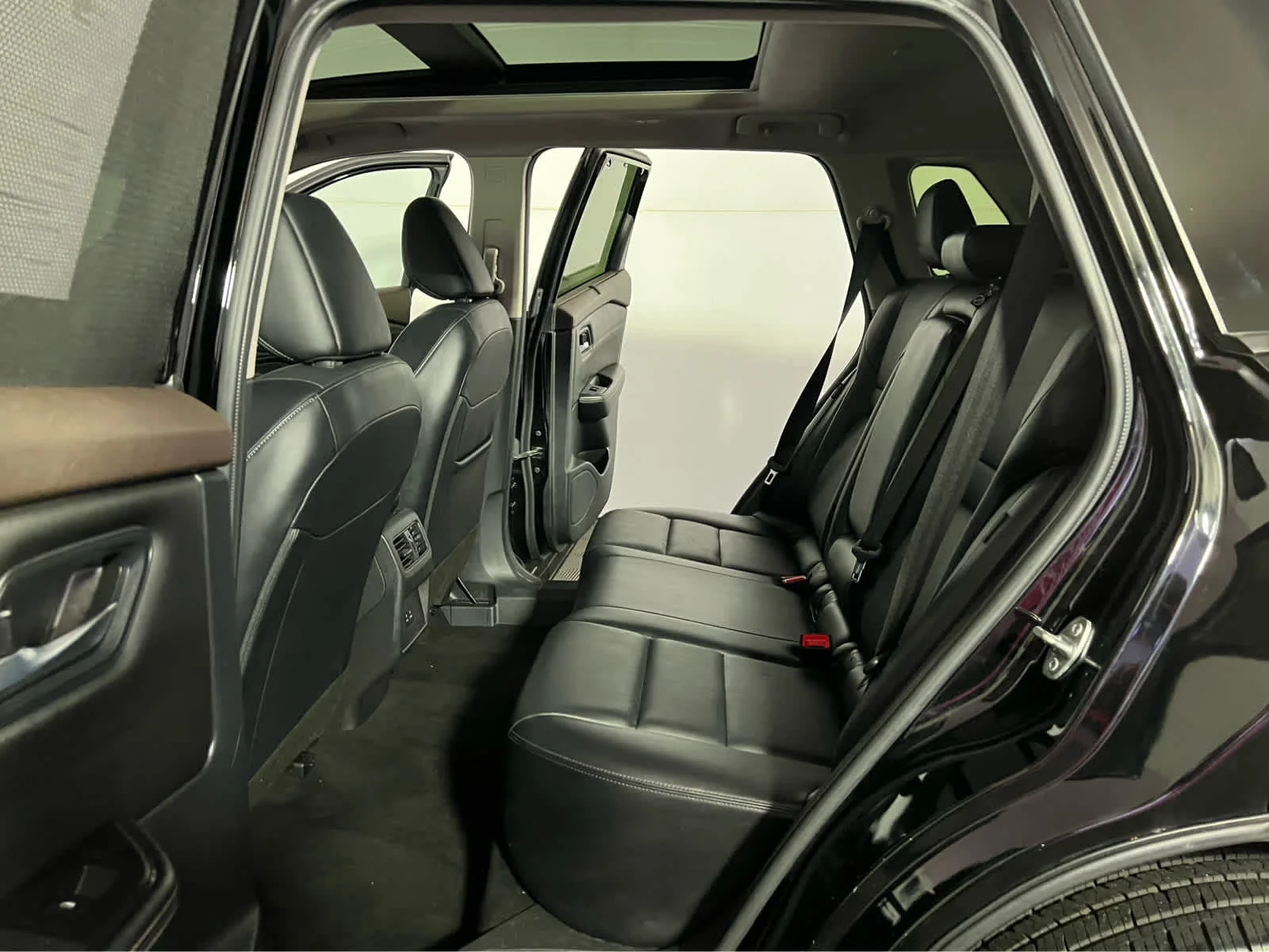Certified Used 2023 Super Black Nissan SV image 25