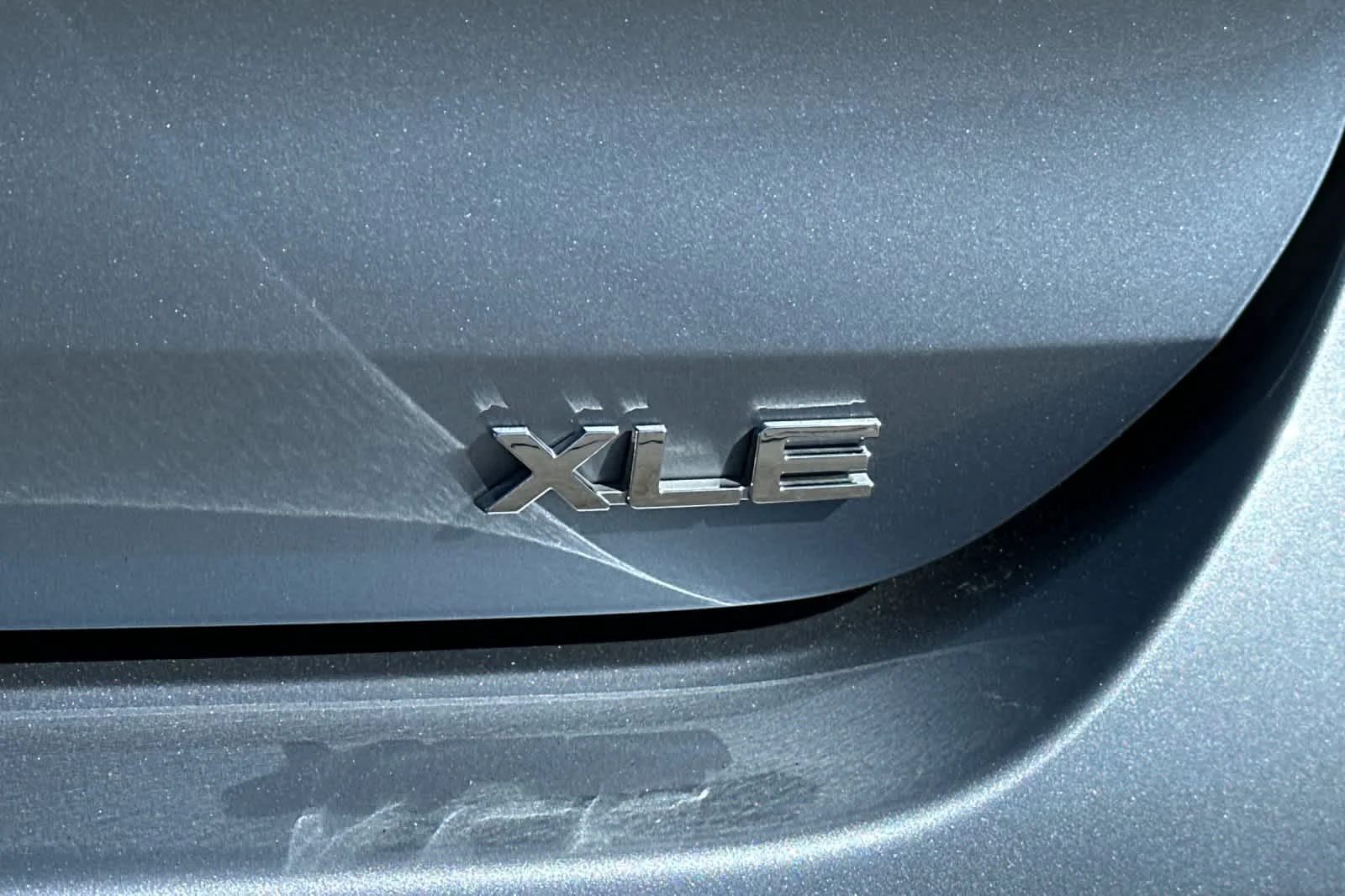 Used 2022 Moon Dust Toyota Hybrid XLE image 34