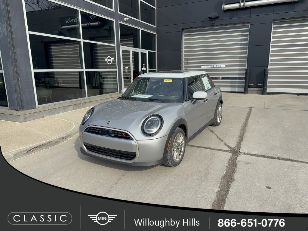 2026 MINI Hardtop Cooper S Signature's photo