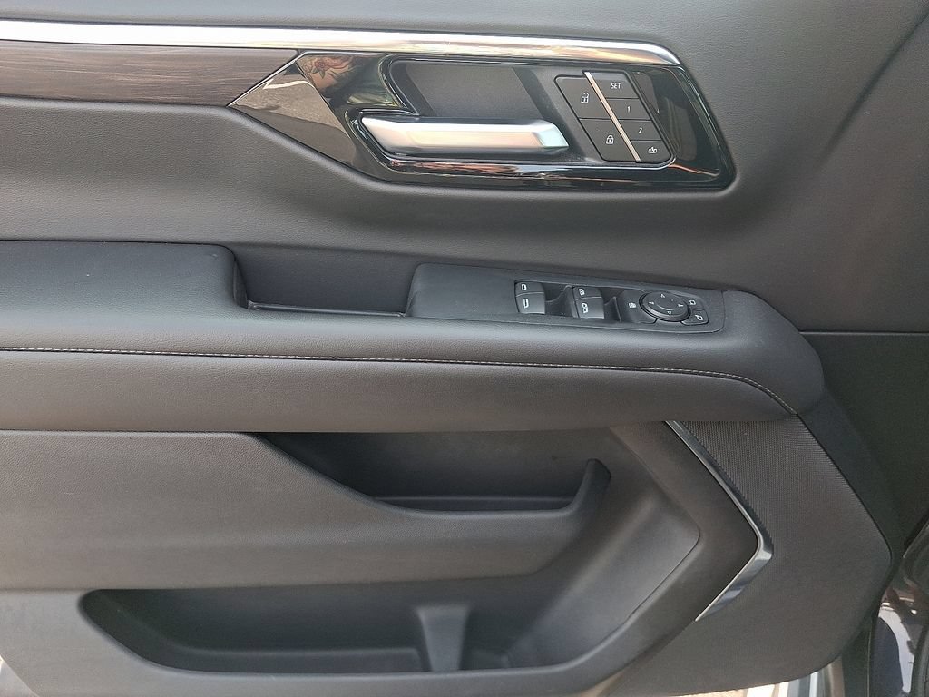 Used 2025 Dark Ash Metallic Chevrolet LT image 14