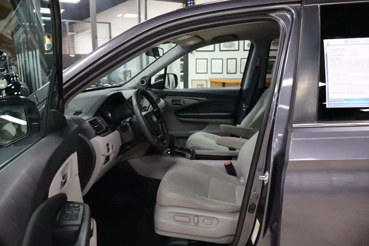 Used 2019 Modern Steel Metallic Honda EX image 9