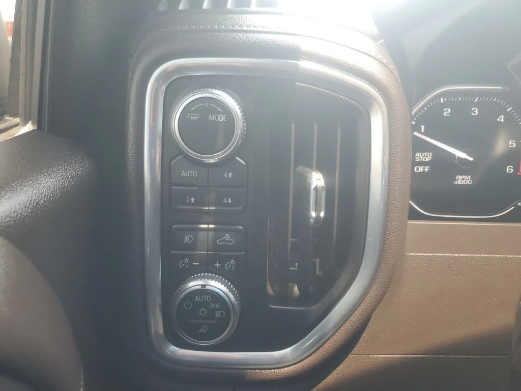 Used 2021 Black GMC Denali image 31