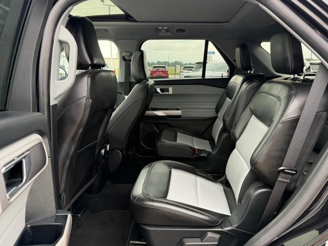 Used 2023 Black Ford XLT image 10