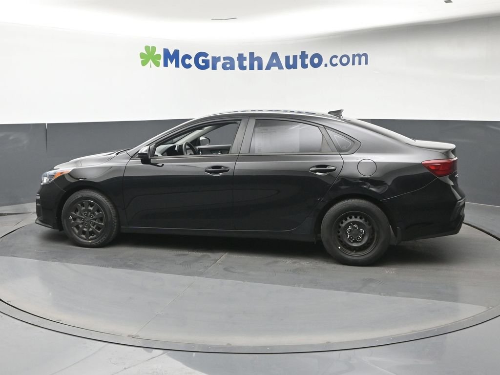 Used 2021 Black Kia FE image 22
