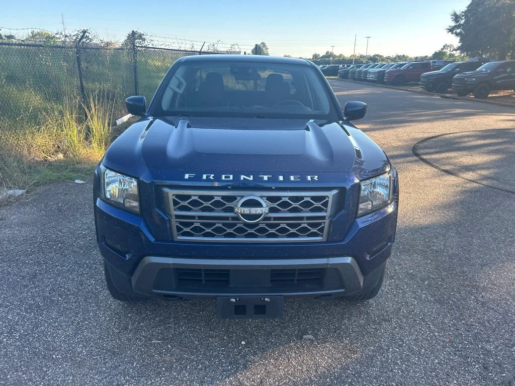 Used 2022 Blue Nissan SV image 2
