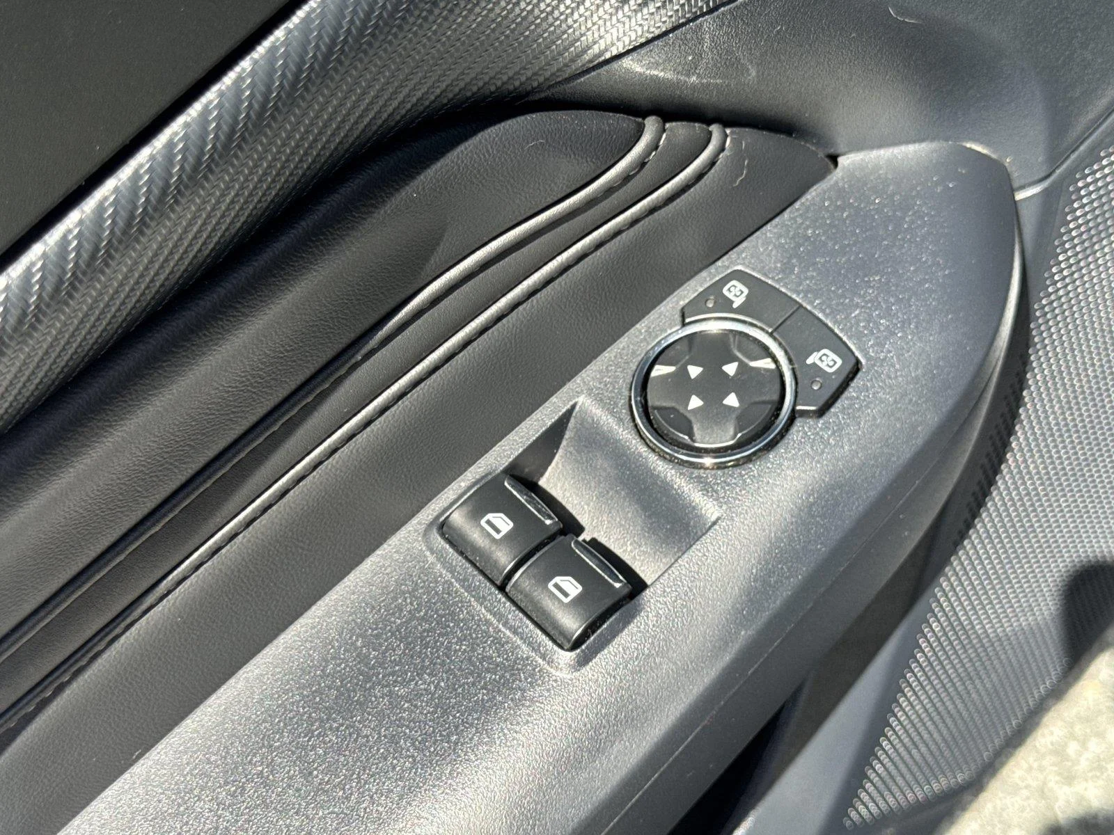Used 2024 Iconic Silver Ford GT Premium image 18