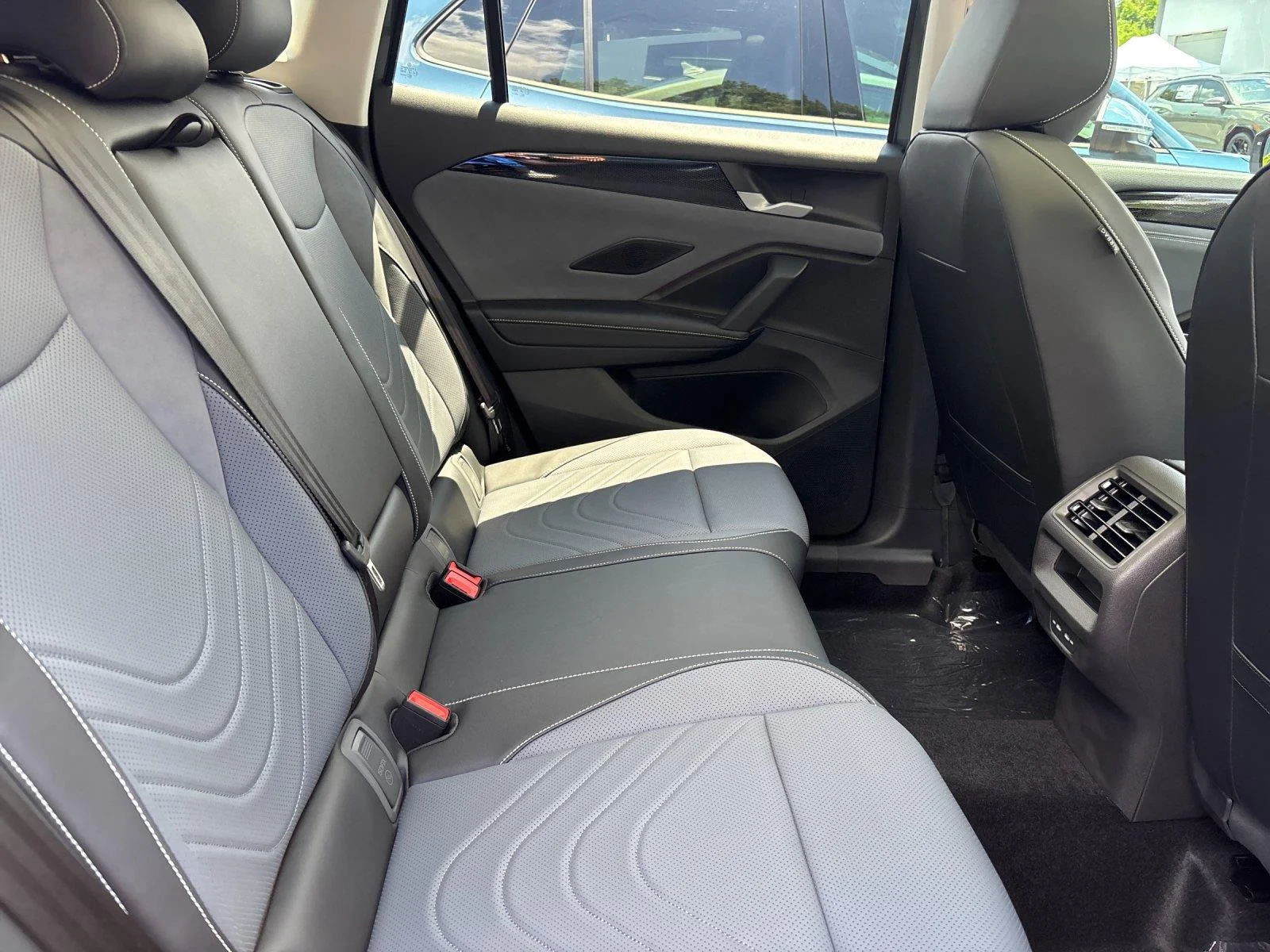 New 2026 platinum gray metallic Volkswagen SE image 37