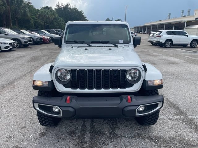 Used 2025 Bright White Clearcoat Jeep High Tide image 6