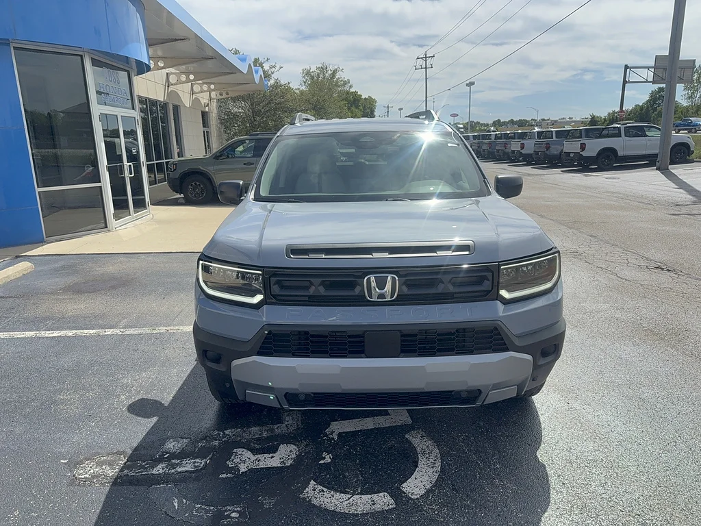 New 2026 Sonic Gray Pearl Honda RTL image 2