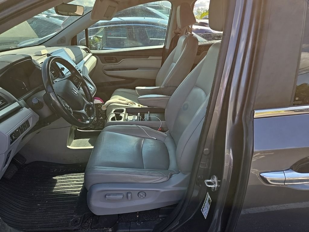 Certified Used 2018 Modern Steel Metallic Honda EX-L image 2
