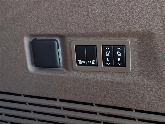 2021 GMC Yukon Denali - Photo 14