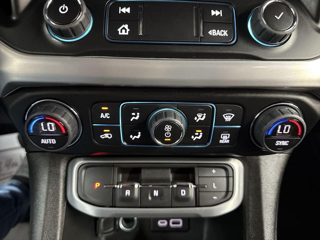 Used 2023 Sterling Metallic GMC SLT image 27