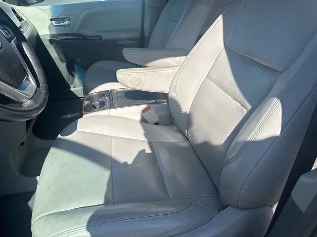 Used 2015 Silver Sky Metallic Toyota XLE image 9