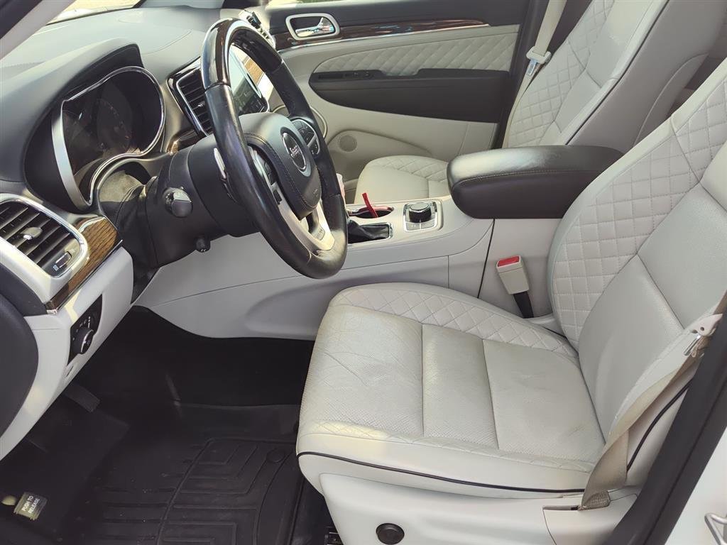 Used 2019 Ivory 3-Coat Jeep Summit image 11