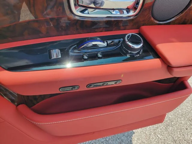 Used 2019 White Rolls-Royce Base image 37