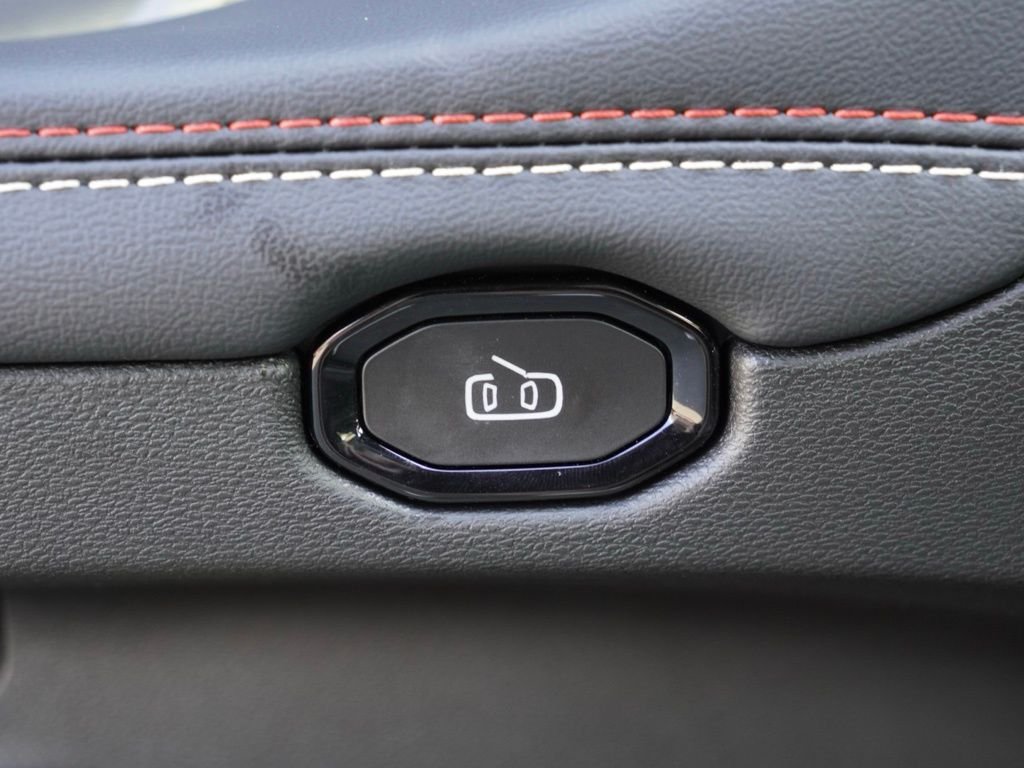 New 2026 Destroyer Gray Exterior Paint Dodge R/T Scat Pack image 12