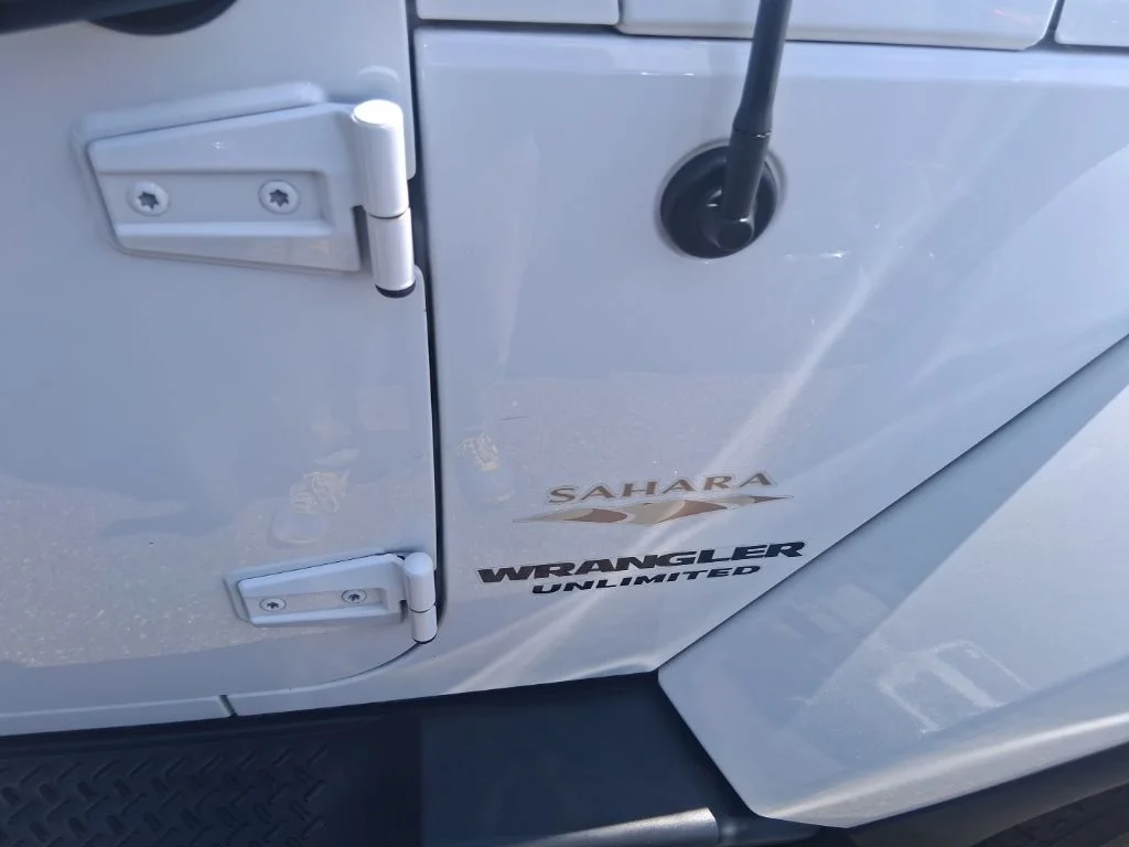 Used 2015 White Jeep Unlimited Sahara image 14