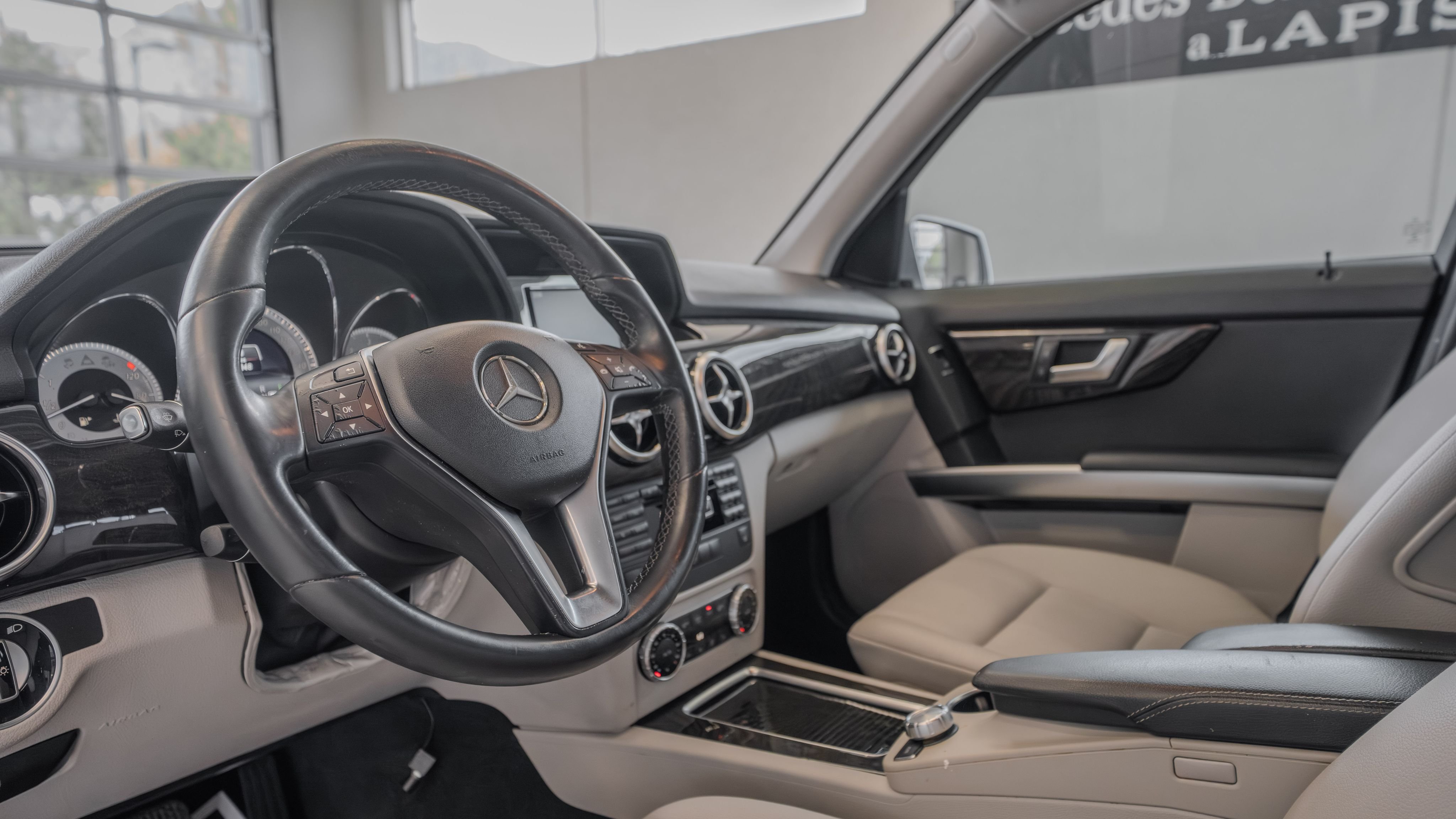Used 2015 Diamond Silver Mercedes-Benz GLK 250 image 7