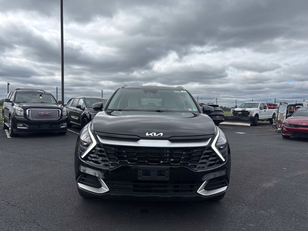 Used 2025 Black Kia EX image 8