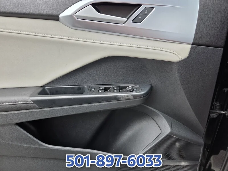 Used 2025 BLACK Volkswagen SE FWD image 25