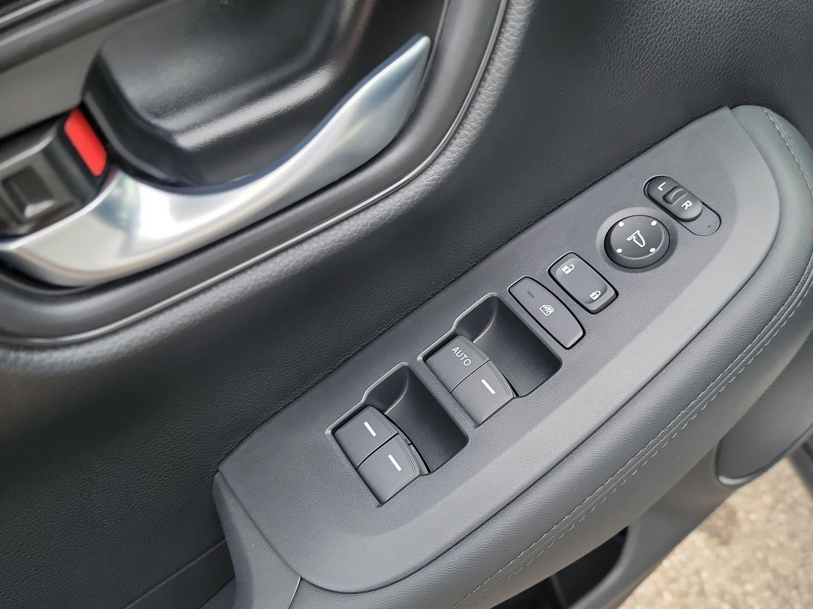 2026 Honda HR-V LX - Photo 6