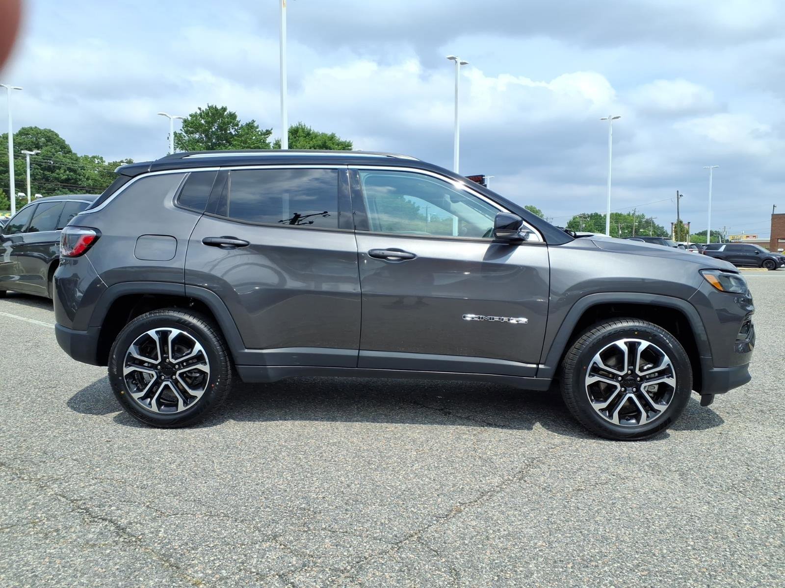 Used 2022 Granite Crystal Metallic Clearcoat Jeep Limited image 25