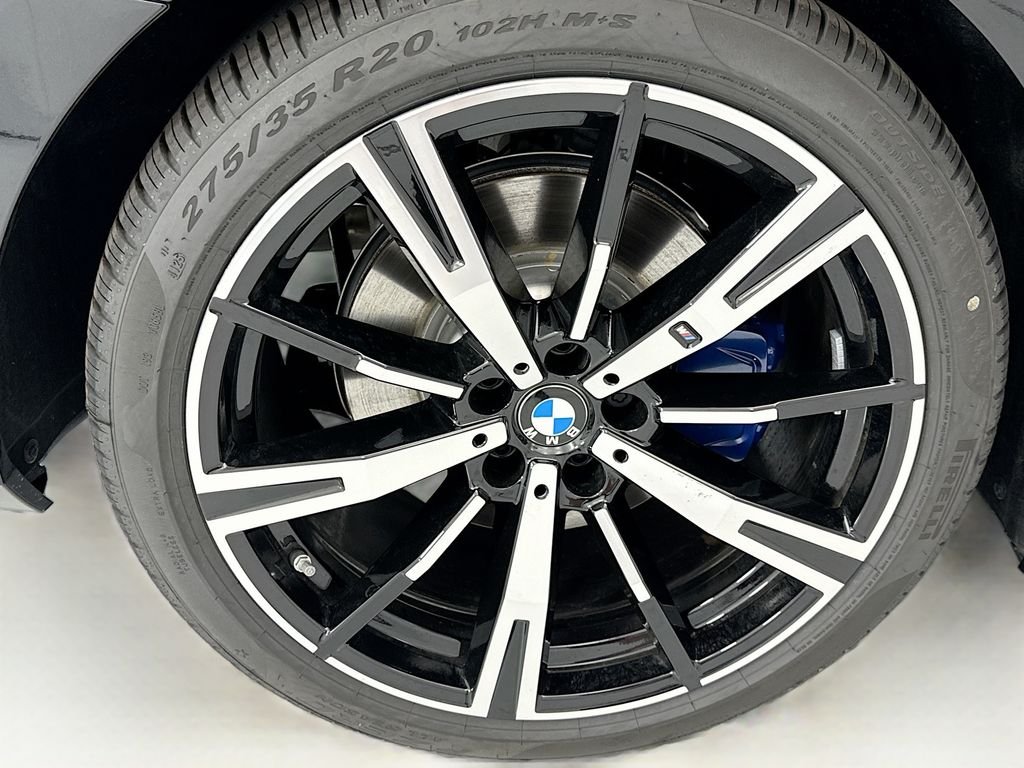 New 2026 Black Sapphire Metallic BMW 530i xDrive image 32