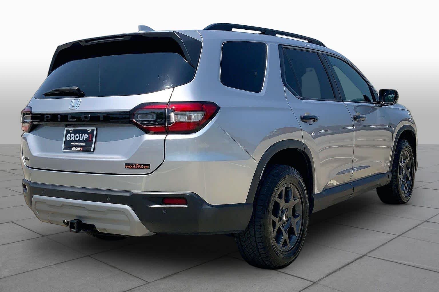Used 2025 Lunar Silver Metallic Honda TrailSport image 13