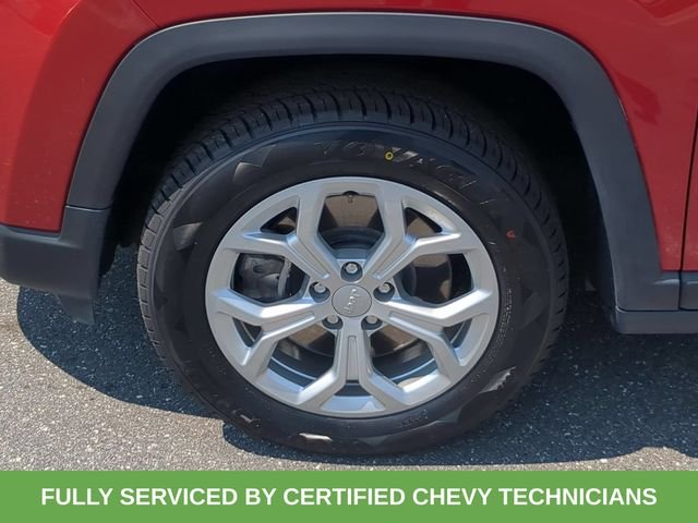 Used 2024 Red Jeep Latitude image 18