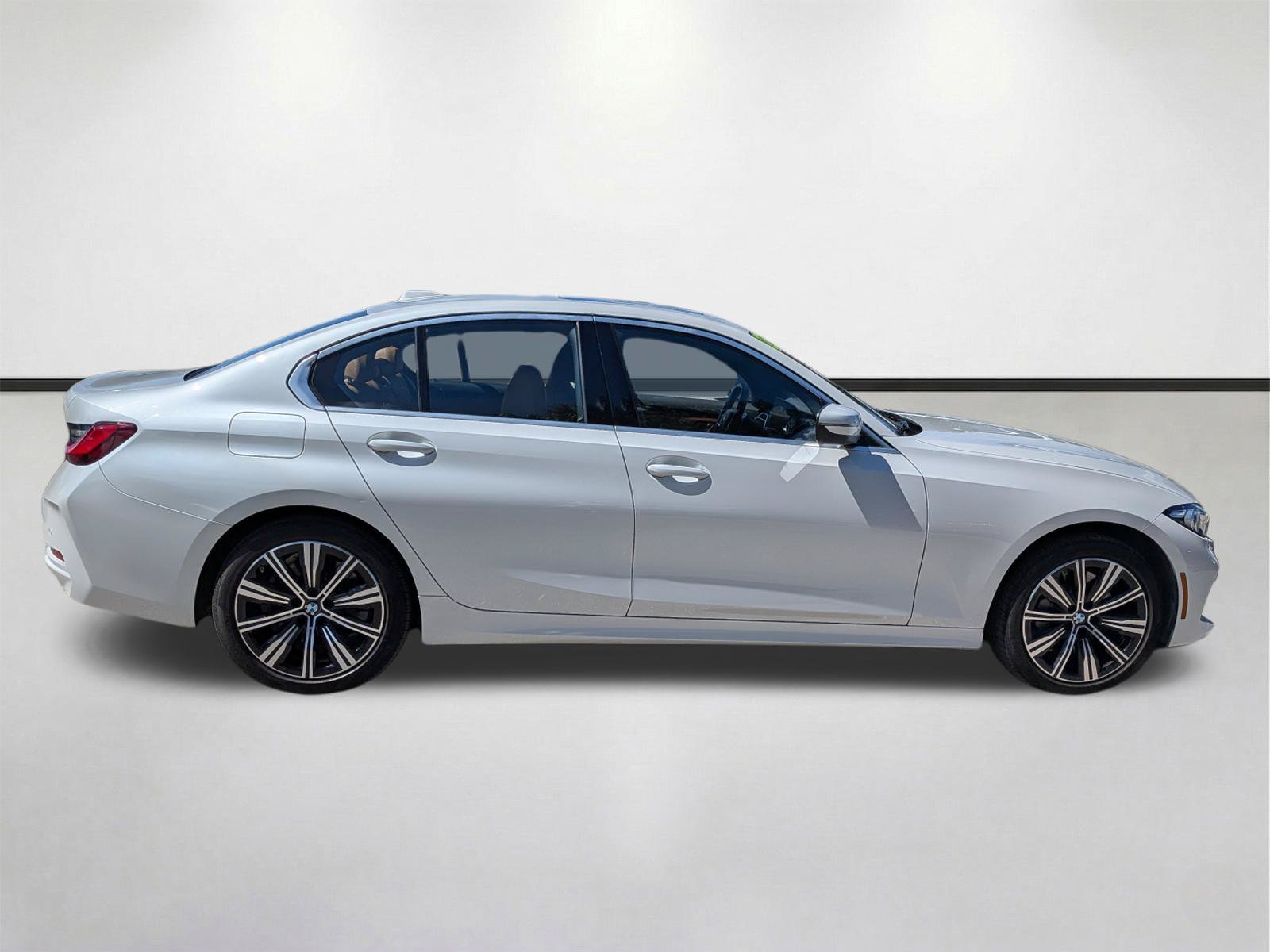Used 2025 Mineral White Metallic BMW 330i xDrive image 3
